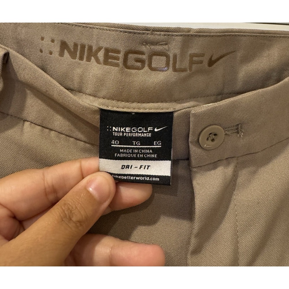 Nike Golf Dri-Fit Tour Performance Khaki Shorts Men's Size 40 Tan Flat Front